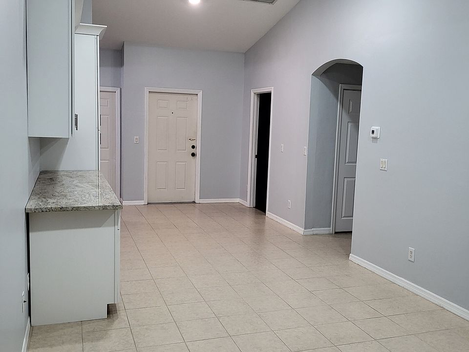 1st image of 1426 NE 8th Pl