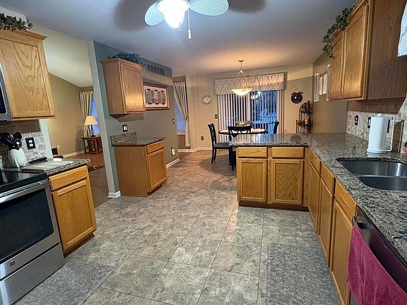 3rd image of 23739 N Park Dr