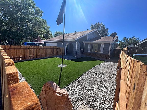 5th image of 889 Glen Valley Dr