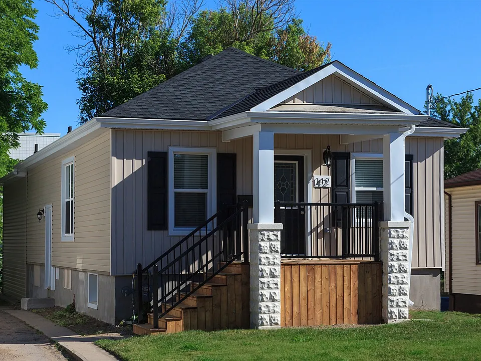 142 Paul St