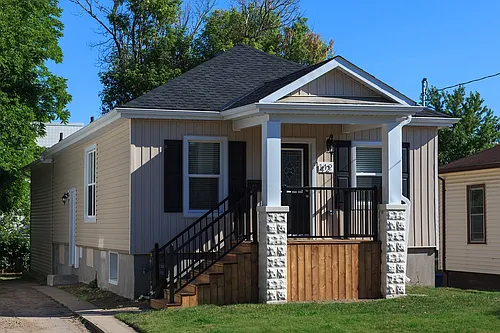 142 Paul St Photo 1
