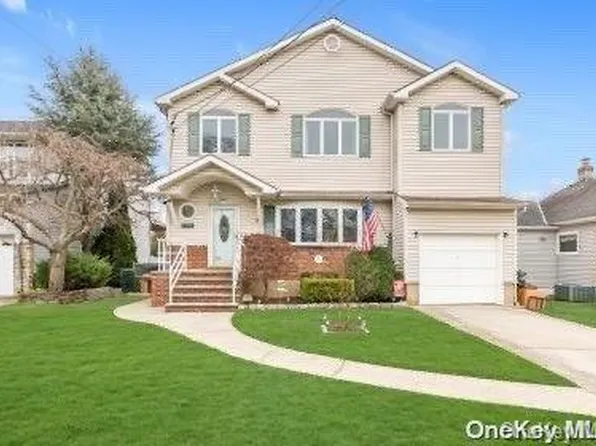 1593 Rhode Avenue, North Merrick, NY 11566