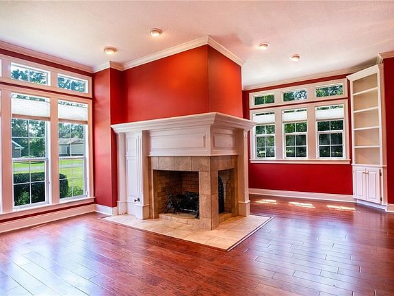 4th image of 1906 Plantation Dr