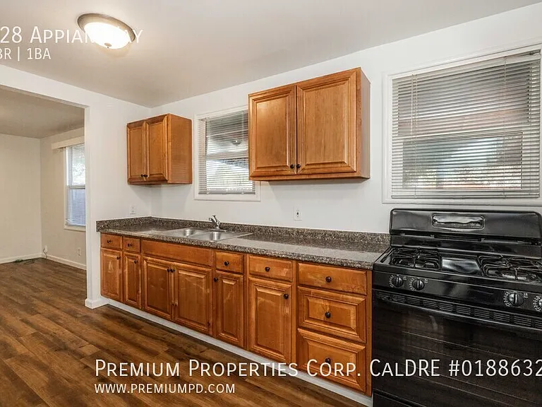 928 Appian Way — Photo 15