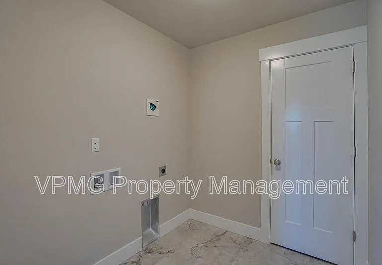 2331 E Otter Loop — Photo 18