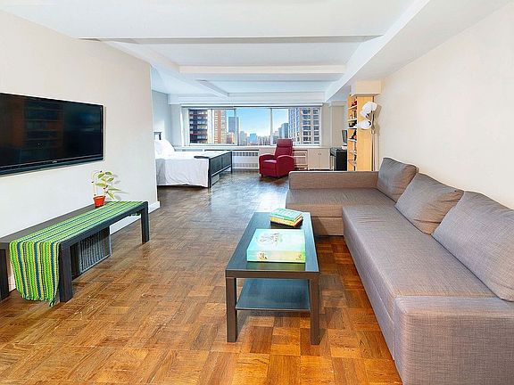 2nd image of 240 E 55th St APT 11H