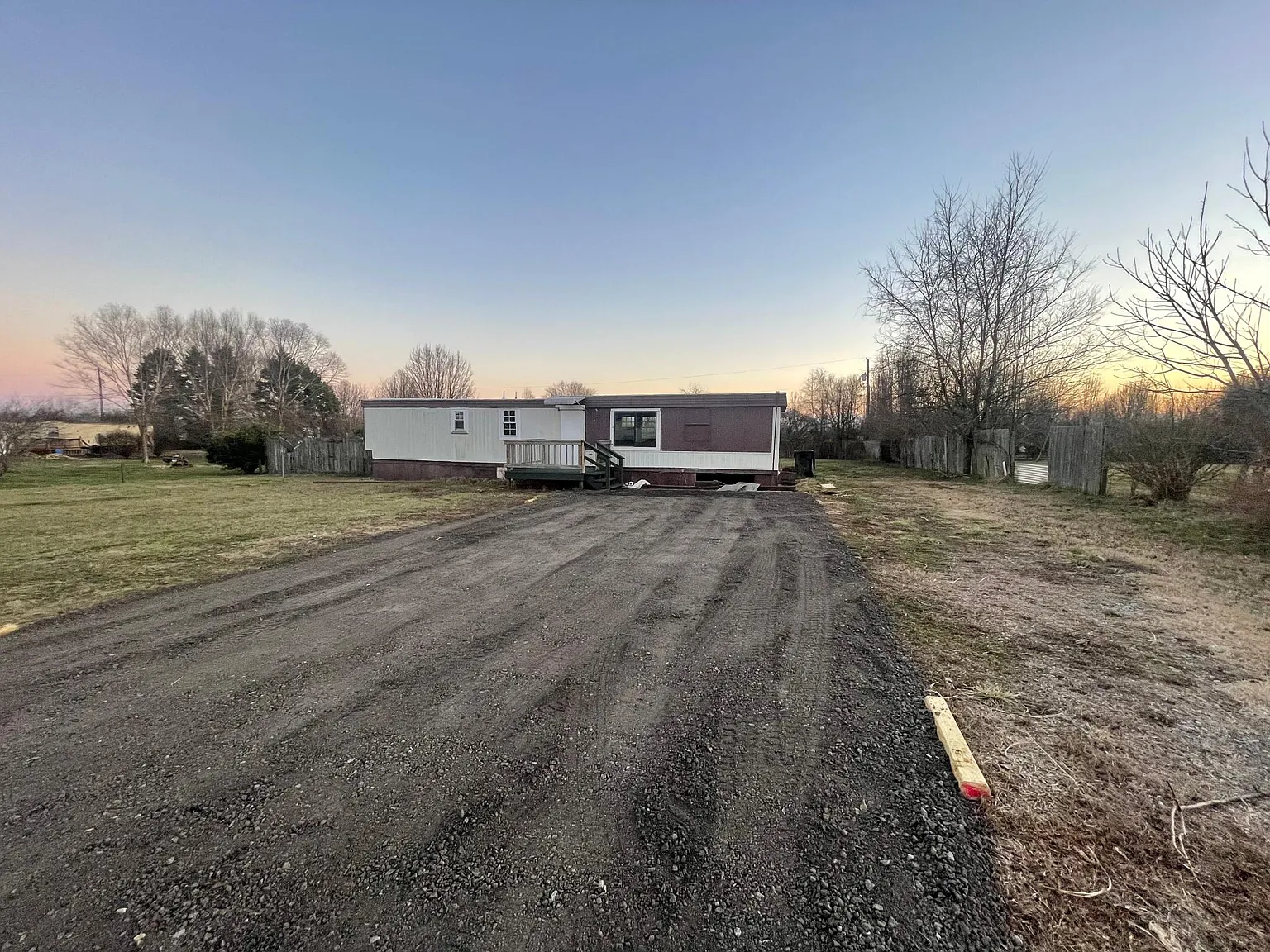 2 bed, 700 sqft, $1,050 — Photo 1