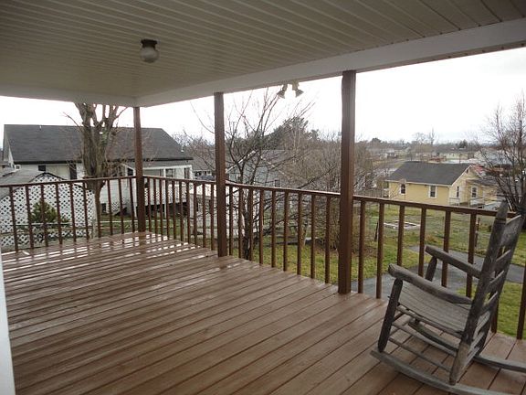 4th image of 803 Summerlee Ave