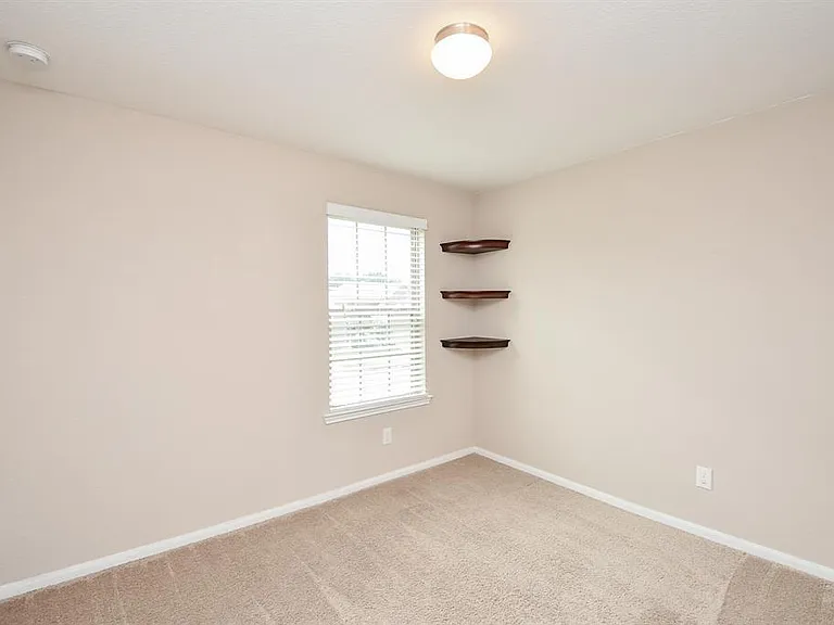 7002 Edwanna Ln — Photo 15