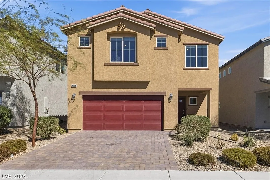 4 bed, 2.5 bath, 2425 sqft, $2,350 — Photo 1
