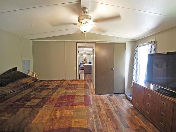 3rd image of 10715 Fran St