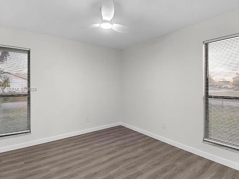 981 SW Bay State Rd — Photo 15