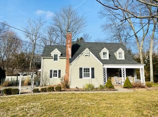 609 Overlook Dr, Wyckoff, NJ 07481