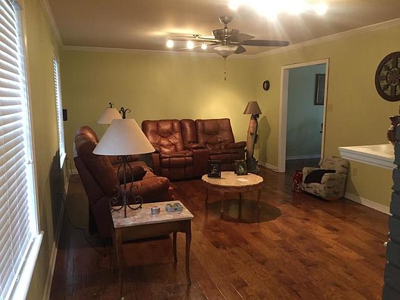 4th image of 216 Canterbury Cir