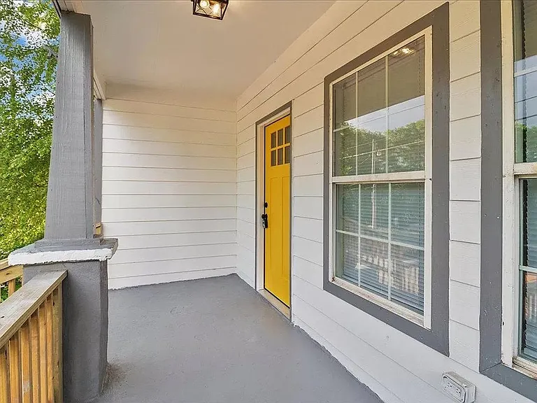 961 Fair St SW — Photo 2