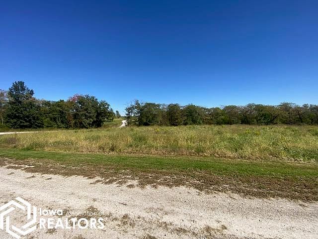 2nd image of 1689 Pin Oaks Ln
