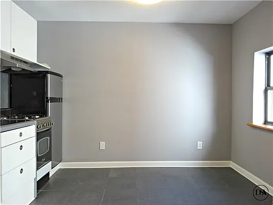 Rented by DSA Realty | media 30