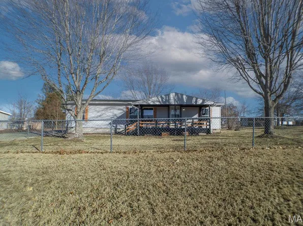 2140 Foxwood Ct, Lebanon, MO 65536