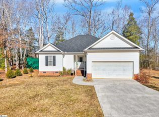 4 Knotts Ct, Fountain Inn, SC 29644