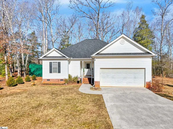 4 Knotts Ct, Fountain Inn, SC 29644