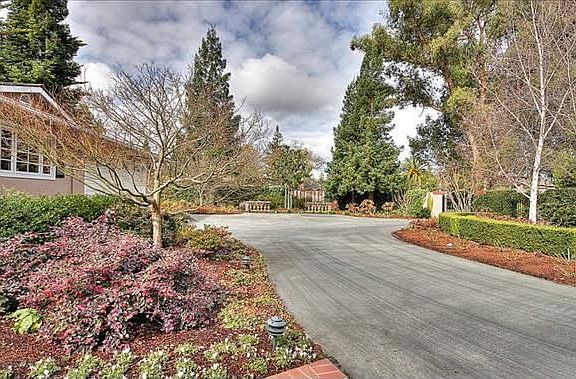 4th image of 2 Bergesen Ct