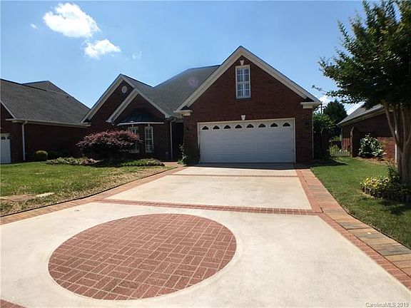 3rd image of 1579 Elkhart Cir