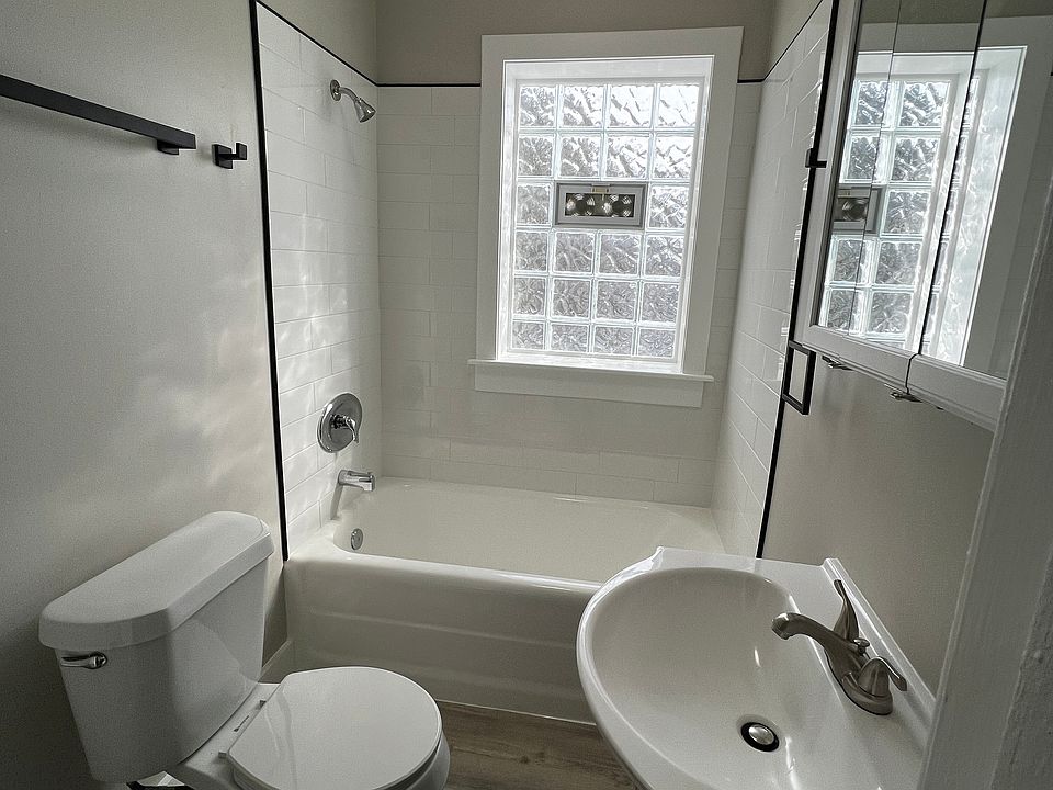 Completely renovated bathroom!
