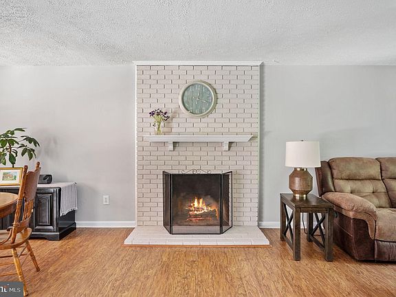 4th image of 2597 Jackson Dr