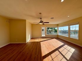 2636 E Wall St, 2636