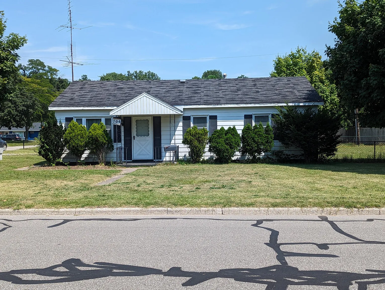 704 Jackson St photo 1