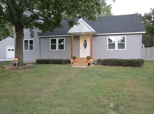 8 Edgewood Dr, East Longmeadow, MA 01028