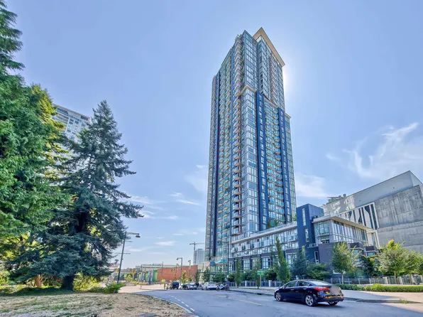 13438 Central Ave #1913, Surrey, BC V3T 0N2