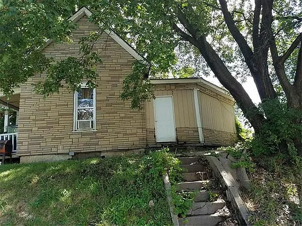 2nd image of 6501 Roberts St