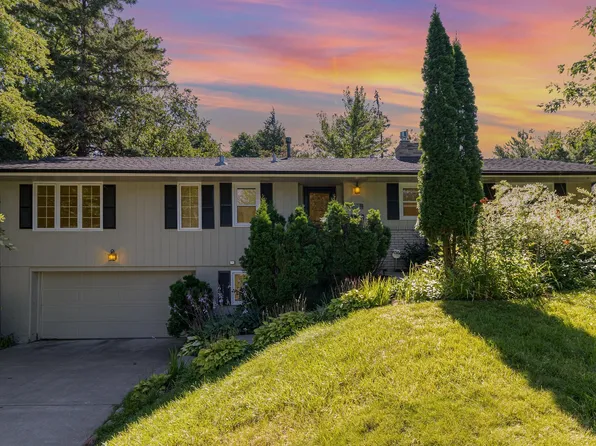 5513 Mirror Lakes Dr, Edina, MN 55436