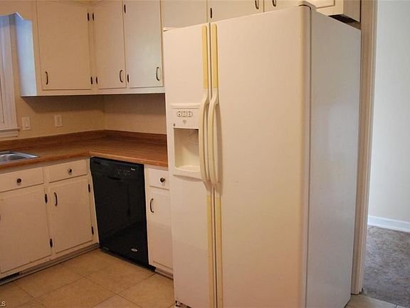 3rd image of 4502 Ramblewood Dr