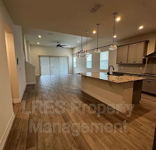 9220 Sea Pine Ave — Photo 14