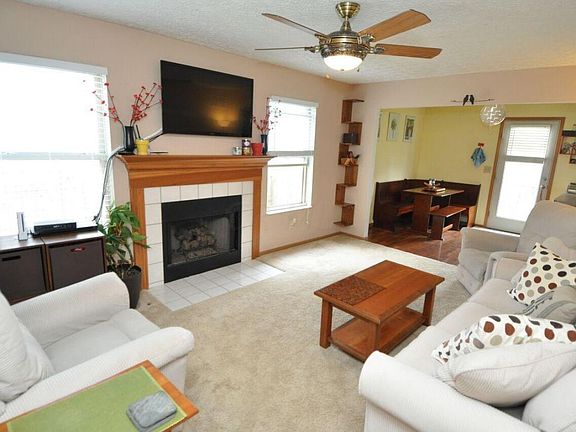 3rd image of 4251 Shady Meadows Dr