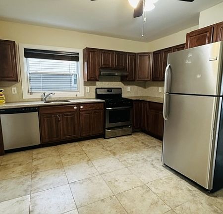 3rd image of 3 Woodside Ave