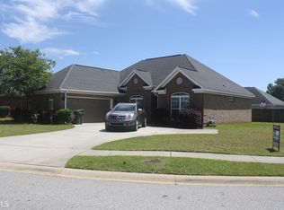 203 Manchester Ln, Byron, GA 31008