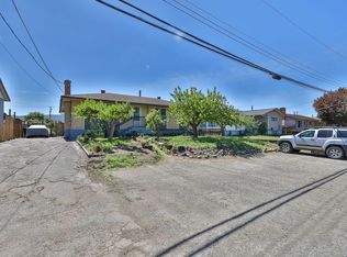 833 Sudbury Ave, Kamloops, BC V2B 1Z8