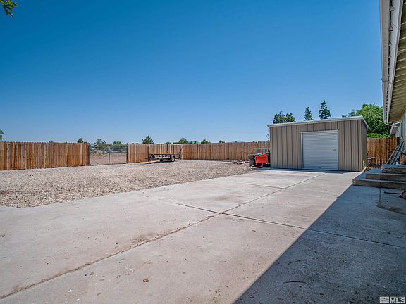 3rd image of 1368 Jobs Peak Dr