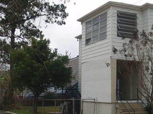 2nd image of 2148 Selma St