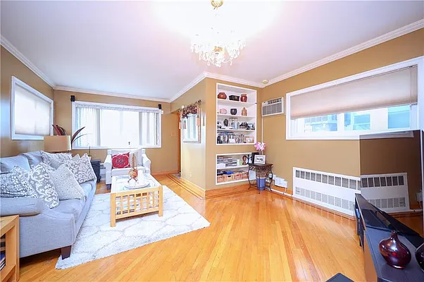Sold by Remax Edge | media 3