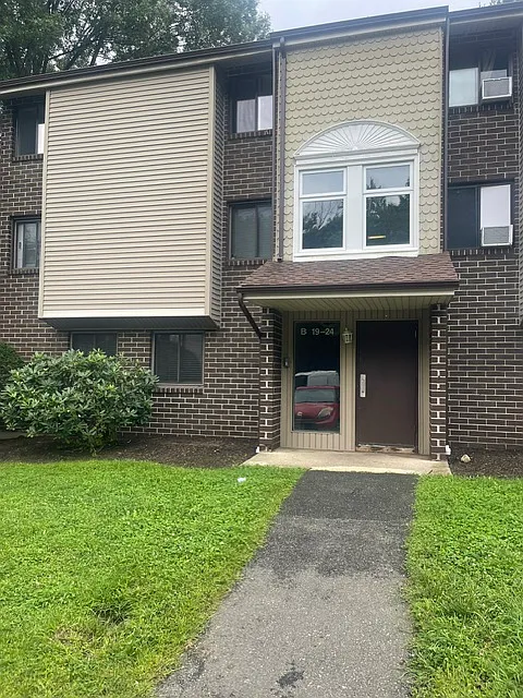 2 bed, 851 sqft, $2,250 — Photo 2