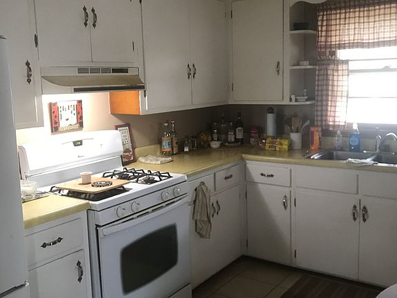 2nd image of 3508 Elmwood Ave