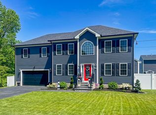 30 Nightingale St, Fall River, MA 02721