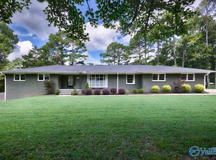 8620 Valley View Dr SE, Huntsville, AL 35802