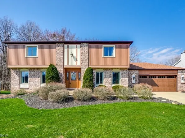 8140 Stoney Brook Dr, Chagrin Falls, OH 44023
