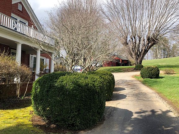 5th image of 373 S Mitchell Ave