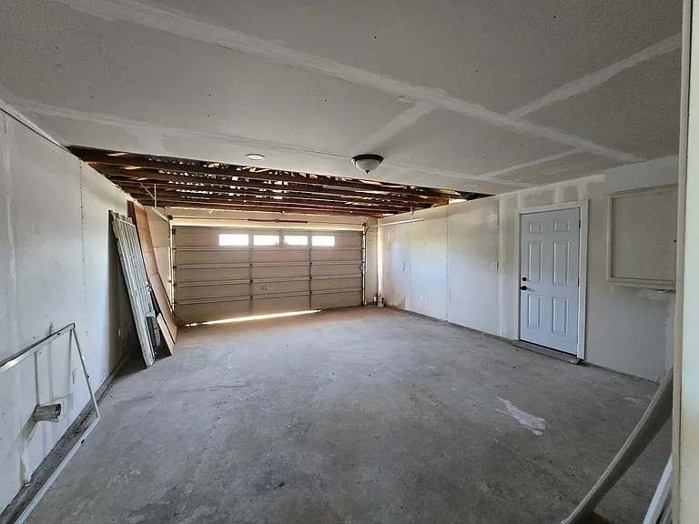 2150 S Eunice Ave — Photo 6